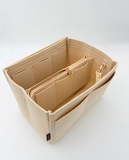 M -  L25,5 B17 H16 cm