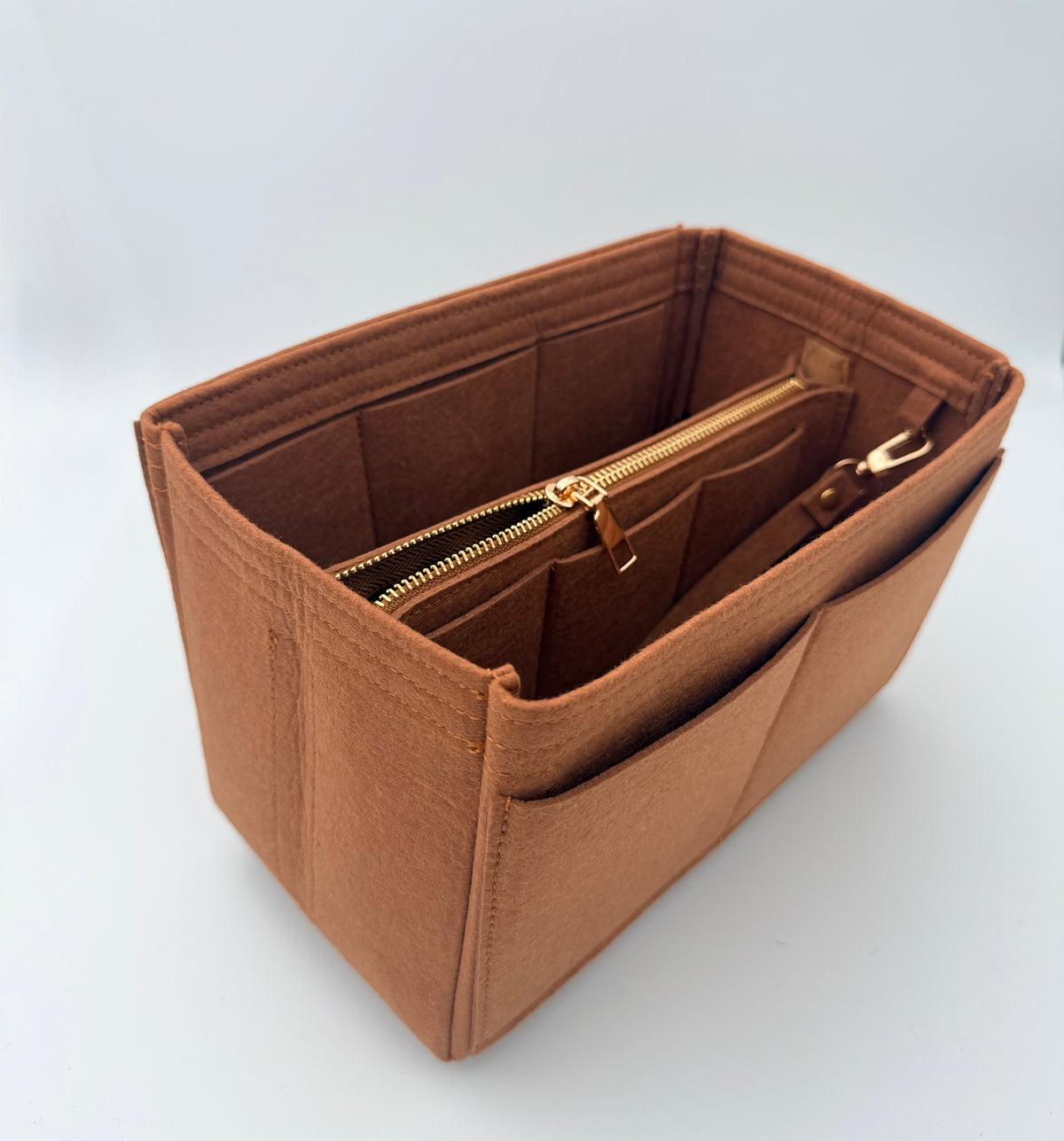 M -  L25,5 B17 H16 cm