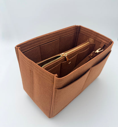 M -  L25,5 B17 H16 cm